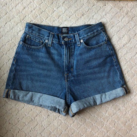 BRAND NEW BDG URBAN OUTFITTERS MOM SHORTS SIZE 26 - Picture 1 of 4
